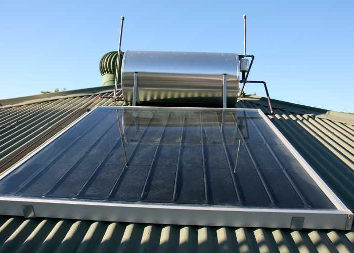 solar geyser installation 1 700x500